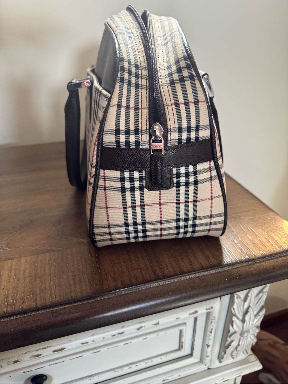 Vintage Burberry Beige Plaid Satchel with Brown Leather Handles - Picture 3 of 12